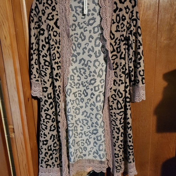 Leopard Print lace Cardigan - Picture 1 of 2